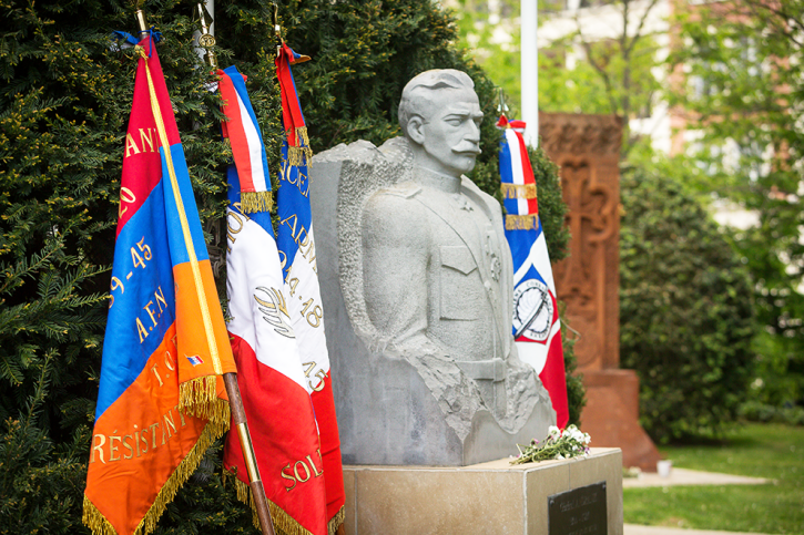 Statue du général Andranik au square de la Liberté