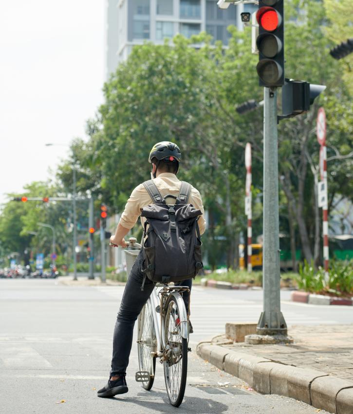 Le cycliste peut se placer en toute sécurité à l’avant du trafic.